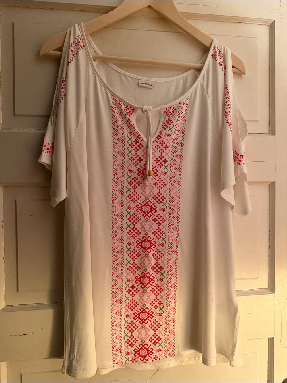 LASCANA,  White and Red Embroidered look. (Stamps) fresh blouse.
